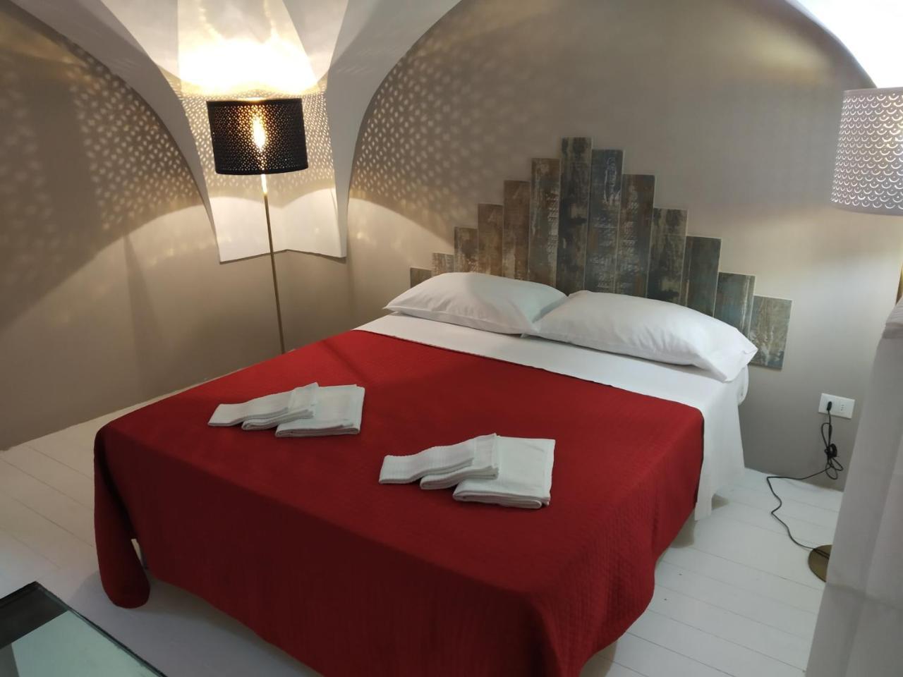 Dimora "I Santi Patroni" Aparthotel Lecce Kültér fotó